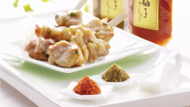 Cucharillas con yuzu kosho japonés / Canva Cucharillas con yuzu kosho japonés / Canva