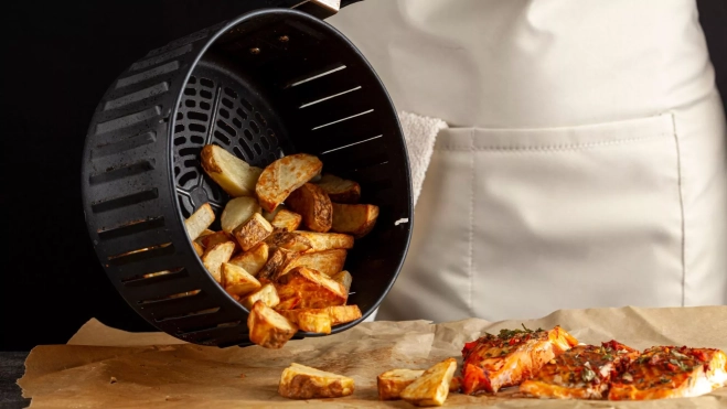 Cocinado de boniato con freidora de aire / Canva Cocinado de boniato con freidora de aire / Canva