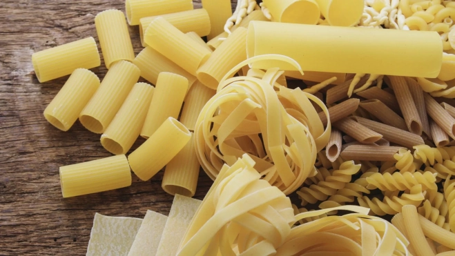 Diversos tipos de pasta seca / Canva
