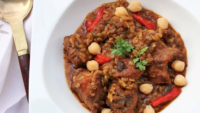 Gurullos con conejo, receta almeriense de Inés Butrón / Antonio Ron