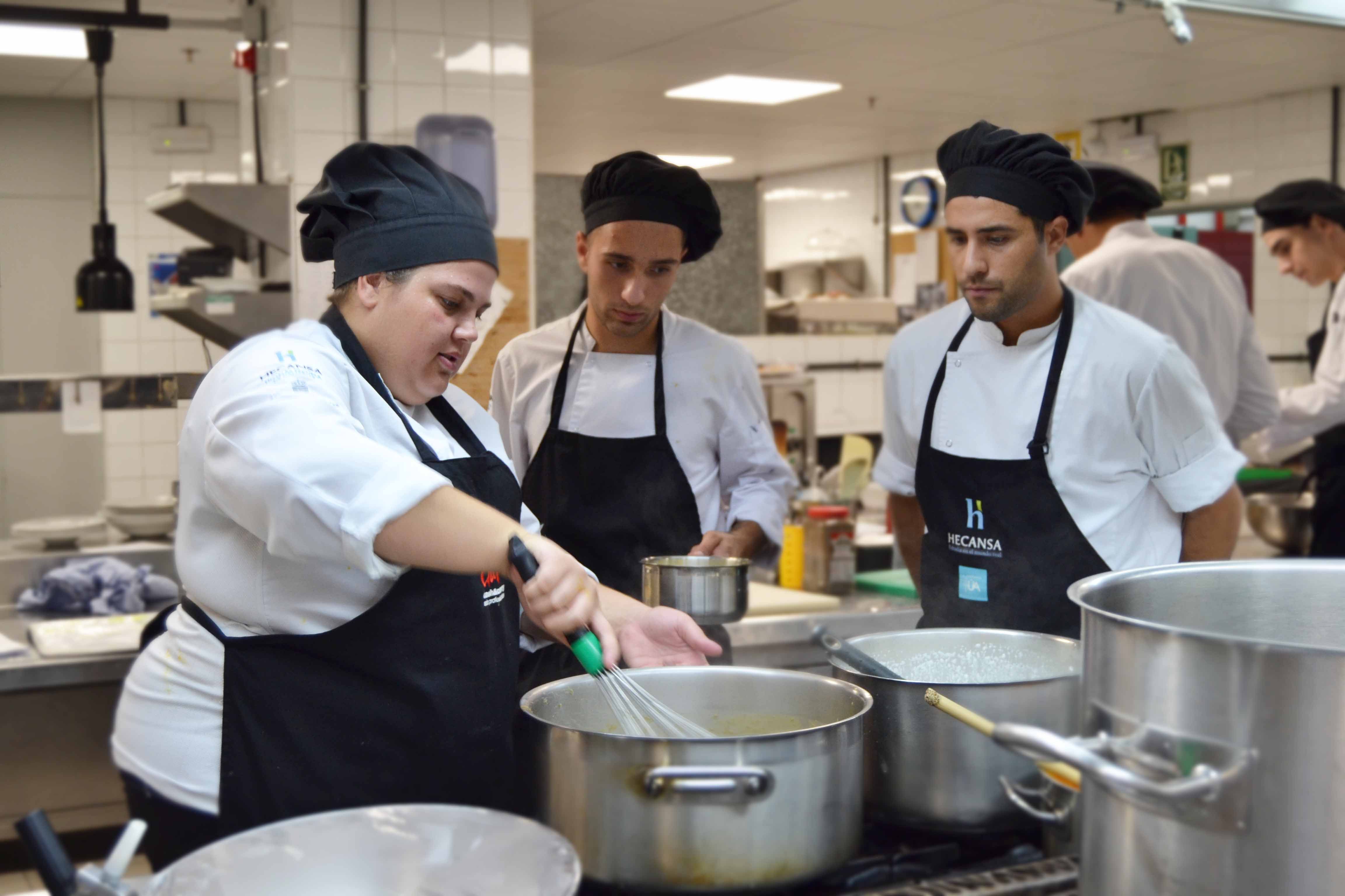 Alumnos de Hoteles Escuela de Canarias